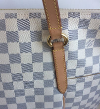 Load image into Gallery viewer, Louis Vuitton totally GM azur