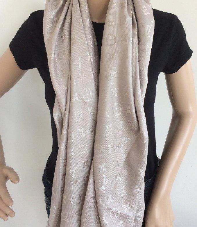 Louis Vuitton monogram shawl greige – Lady Clara's Collection
