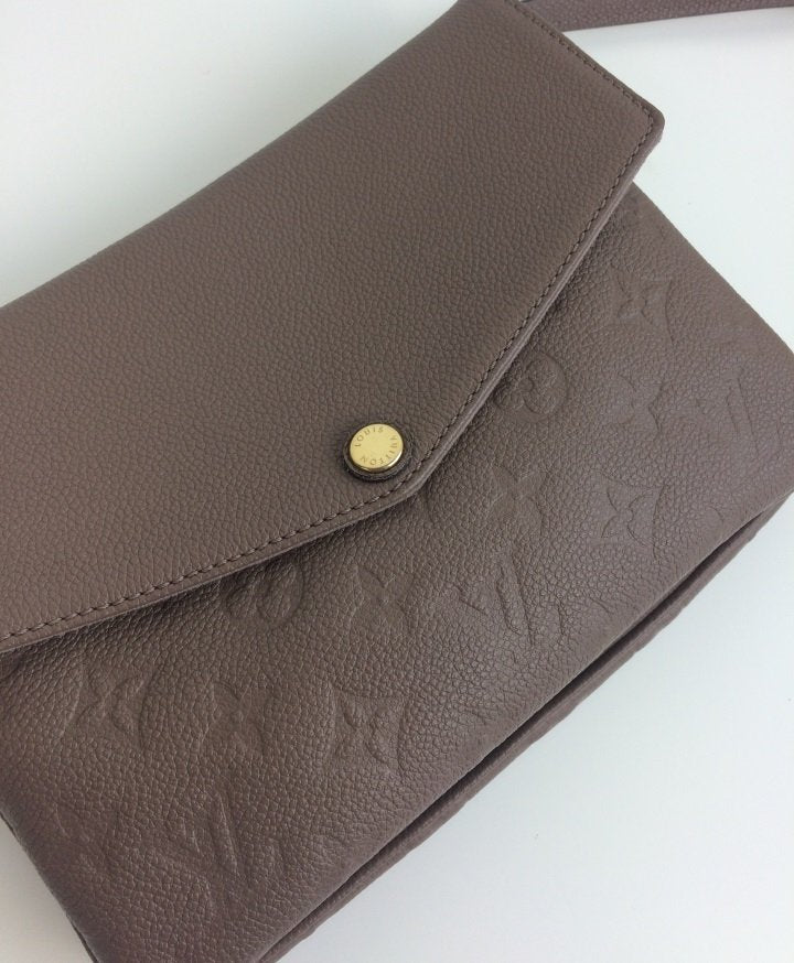 Louis Vuitton pochette twinset twice – Lady Clara's Collection