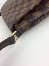 Load image into Gallery viewer, Louis Vuitton musette salsa damier