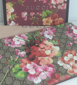 Gucci GG blooms pouch