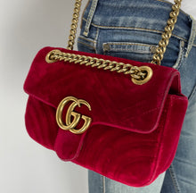 Load image into Gallery viewer, Gucci mini velvet marmont red