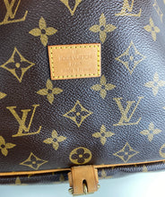 Load image into Gallery viewer, Louis Vuitton saumur 30 monogram messenger bag