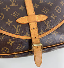 Load image into Gallery viewer, Louis Vuitton saumur 30 monogram messenger bag