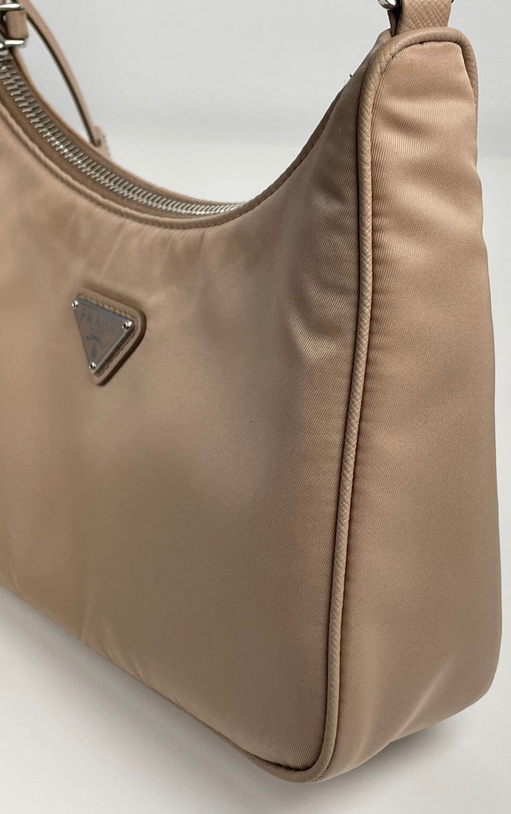 Prada Re-edition 2005 saffiano leather bag – Lady Clara's Collection
