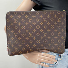 Load image into Gallery viewer, Louis Vuitton Etui Voyage MM