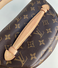 Load image into Gallery viewer, Louis Vuitton bumbag in monogram