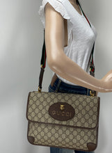 Load image into Gallery viewer, Gucci GG supreme web neo vintage messenger