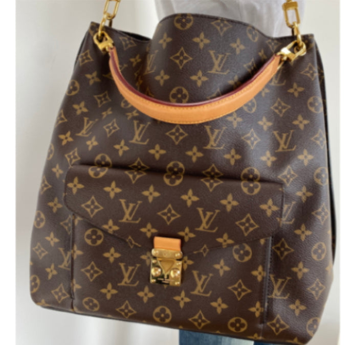 Louis Vuitton metis hobo