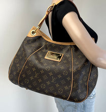 Load image into Gallery viewer, Louis Vuitton galliera PM in monogram