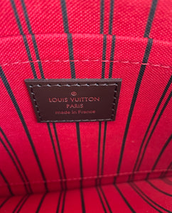 Louis Vuitton pochette damier