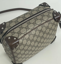 Load image into Gallery viewer, Gucci GG supreme box messenger unisex