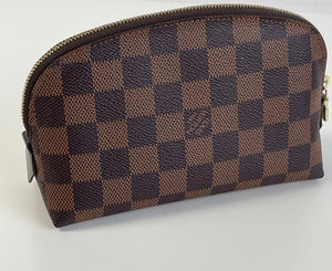 Louis Vuitton cosmetic pouch in damier