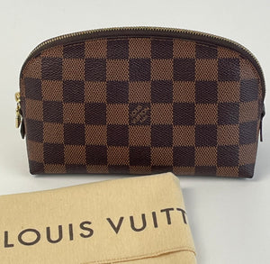 Louis Vuitton cosmetic pouch in damier