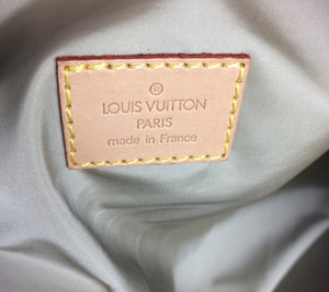 Louis Vuitton attaquant weekend or sports bag