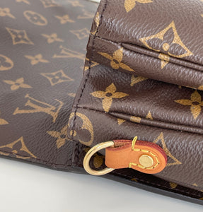 Louis Vuitton pochette metis in monogram