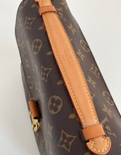 Load image into Gallery viewer, Louis Vuitton pochette metis in monogram