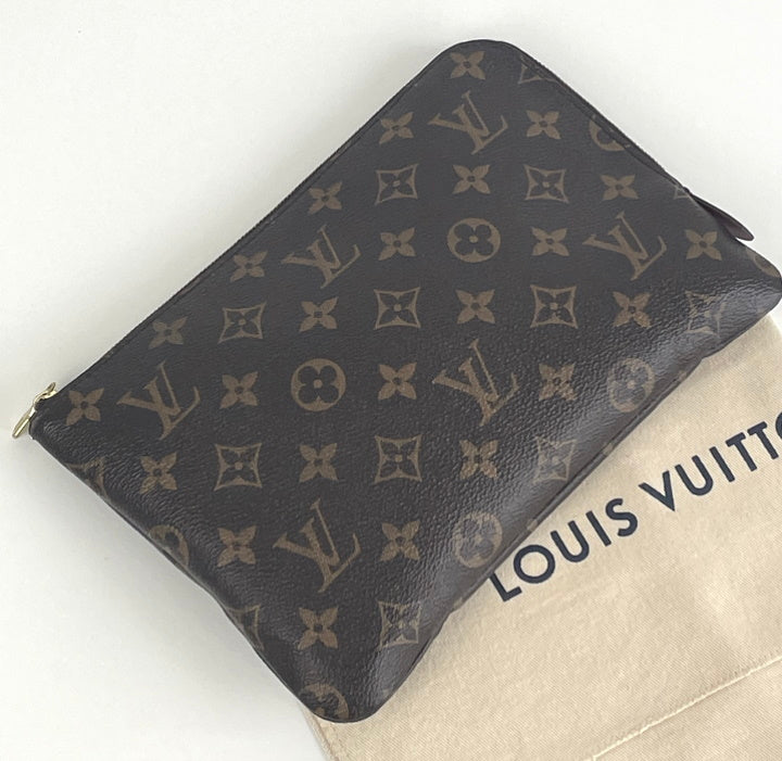Louis Vuitton etui voyage pm in fuchsia