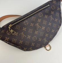 Load image into Gallery viewer, Louis Vuitton bumbag