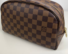 Load image into Gallery viewer, Louis Vuitton toiletry 25 in damier ebene