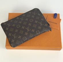 Load image into Gallery viewer, Louis Vuitton etui voyage pm