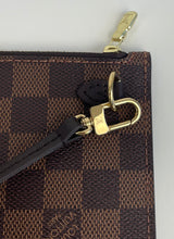 Load image into Gallery viewer, Louis Vuitton pochette in damier ebene