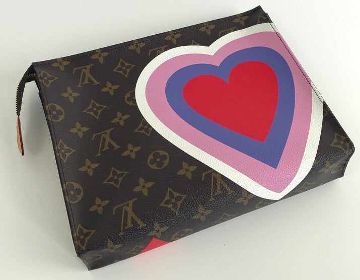 Louis Vuitton game on toiletry pouch 26 – Lady Clara's Collection