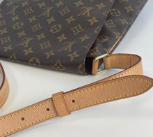 Load image into Gallery viewer, Louis Vuitton musette salsa GM