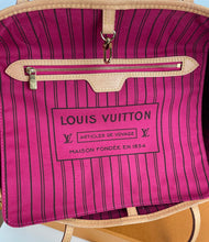 Load image into Gallery viewer, Louis Vuitton neverfull MM with pochette