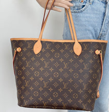 Load image into Gallery viewer, Louis Vuitton neverfull MM with pochette