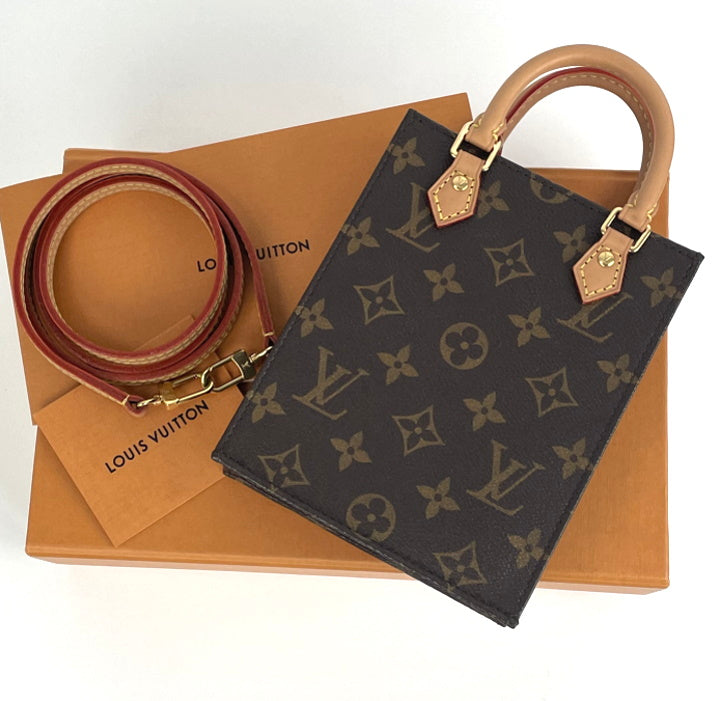 LOUIS VUITTON＊Petit Sac Plat ミニショルダーバッグ＊送料込 LOUIS VUITTON Petit Sac Plat Monogram - Timeless Luxuries