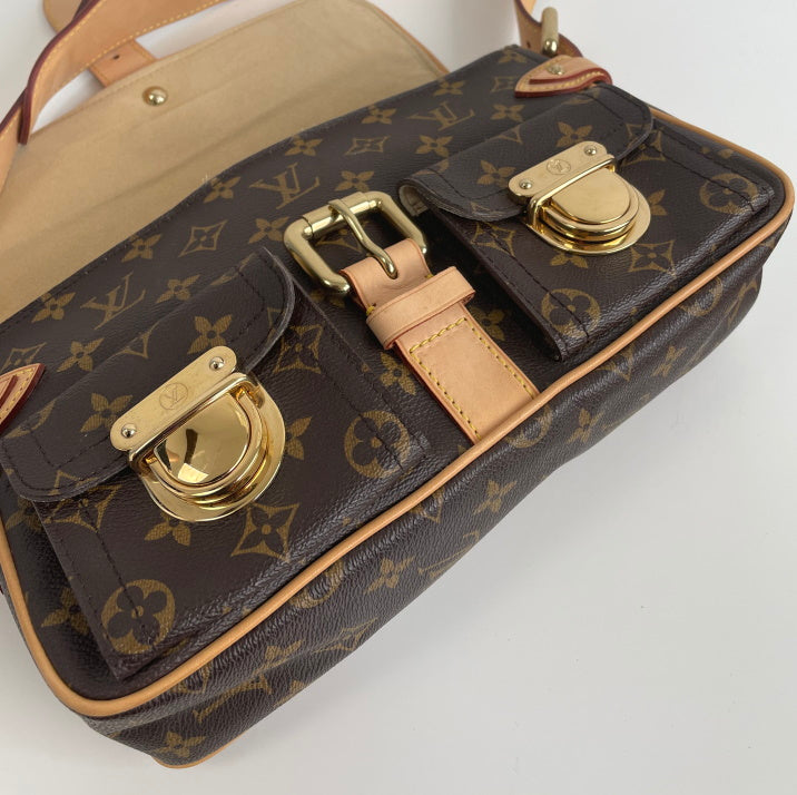 Handbag Reveal  Unboxing My New Louis Vuitton Hudson GM 