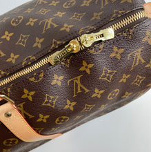 Load image into Gallery viewer, Louis Vuitton keepall 55 in monogram