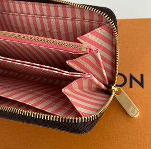 Louis Vuitton trunks zippy wallet