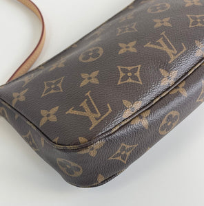 Louis Vuitton pochette accessories in monogram