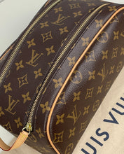Load image into Gallery viewer, Louis Vuitton toiletry king size in monogram