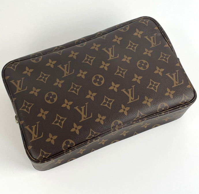 Louis Vuitton trousse toilette 28