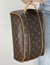 Load image into Gallery viewer, Louis Vuitton toiletry king size in monogram