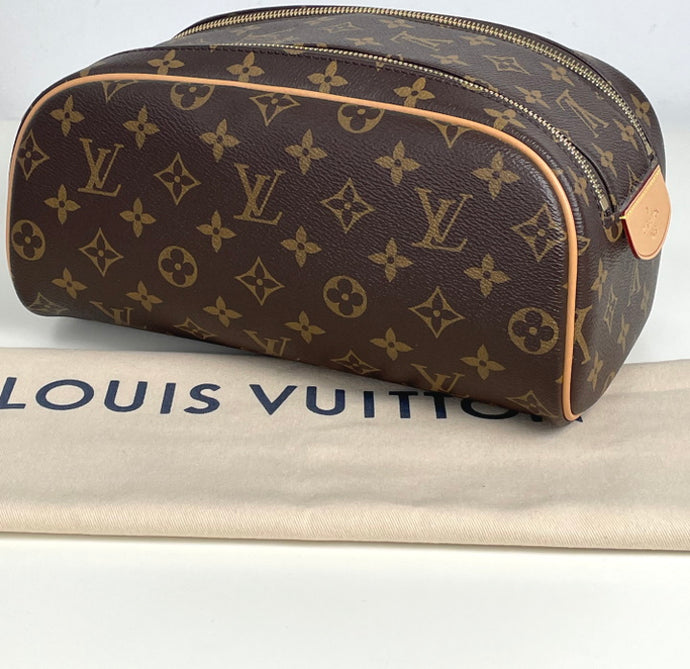 Louis Vuitton toiletry king size in monogram