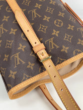 Load image into Gallery viewer, Louis Vuitton bucket GM in monogram