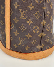 Load image into Gallery viewer, Louis Vuitton bucket GM in monogram