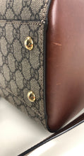 Load image into Gallery viewer, Gucci supreme small boston with strap