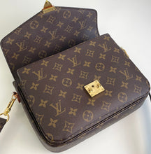 Load image into Gallery viewer, Louis Vuitton pochette metis in monogram