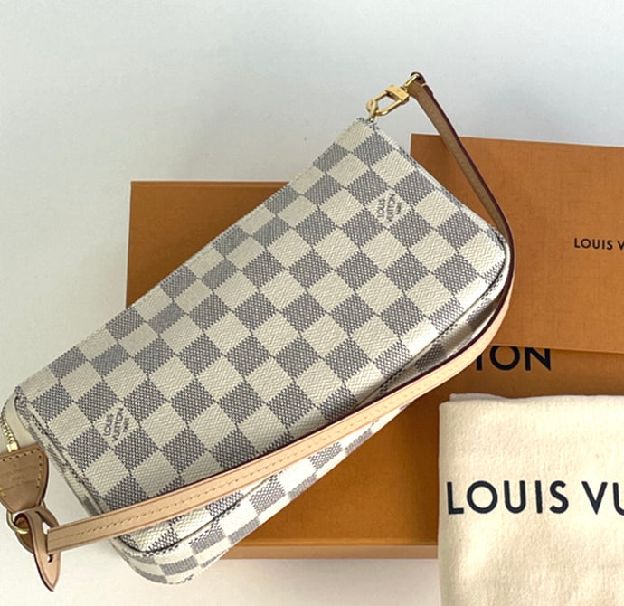 Louis Vuitton pochette accessories damier azur