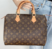 Load image into Gallery viewer, Louis Vuitton speedy 30 in monogram