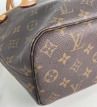 Load image into Gallery viewer, Louis Vuitton neverfull pm in monogram