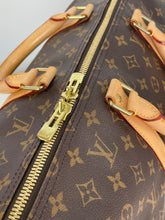 Load image into Gallery viewer, Louis Vuitton keepall 50 in monogram canvas