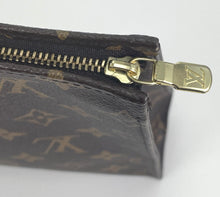 Load image into Gallery viewer, Louis Vuitton toiletry 26 with insert