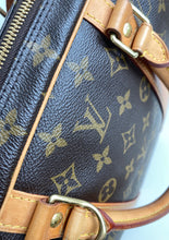 Load image into Gallery viewer, Louis Vuitton porte documents voyage