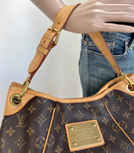 Load image into Gallery viewer, Louis Vuitton galliera PM